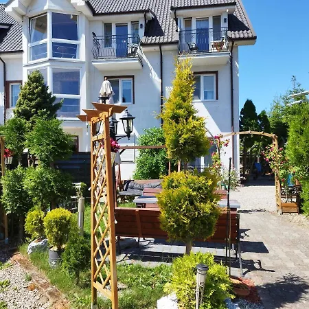 Z Balkonami, Parkingiem, Wifi, Plac Zabaw Apartament Rewal