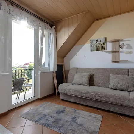 Z Balkonami, Parkingiem, Wifi, Plac Zabaw Rewal