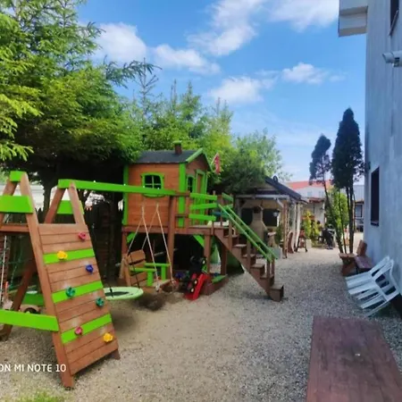 Z Balkonami, Parkingiem, Wifi, Plac Zabaw شقة